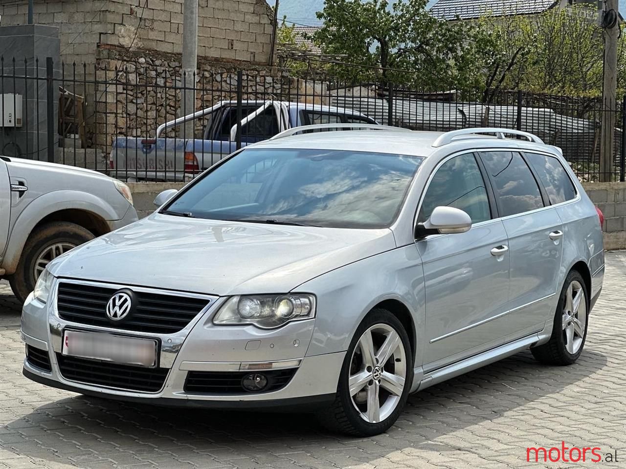 2010' Volkswagen Passat photo #1