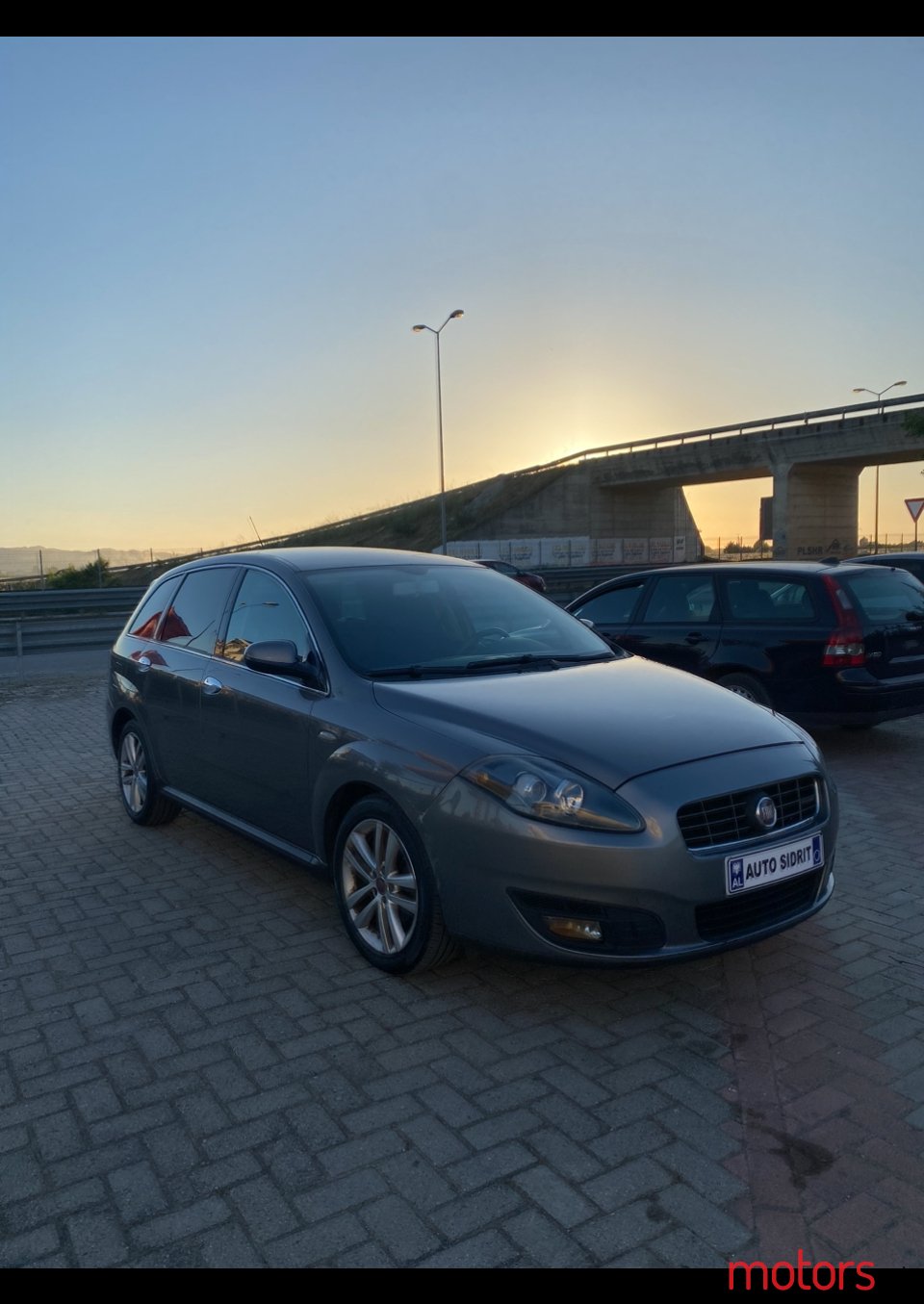 2008' Fiat Croma photo #2