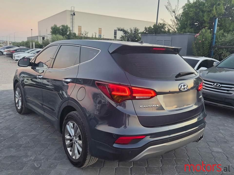 2016' Hyundai Santa Fe photo #4
