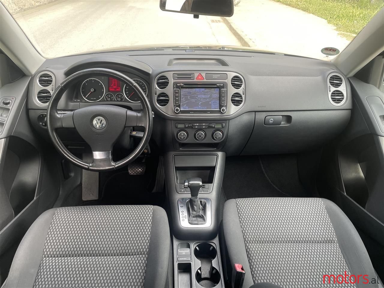 2009' Volkswagen Tiguan photo #4