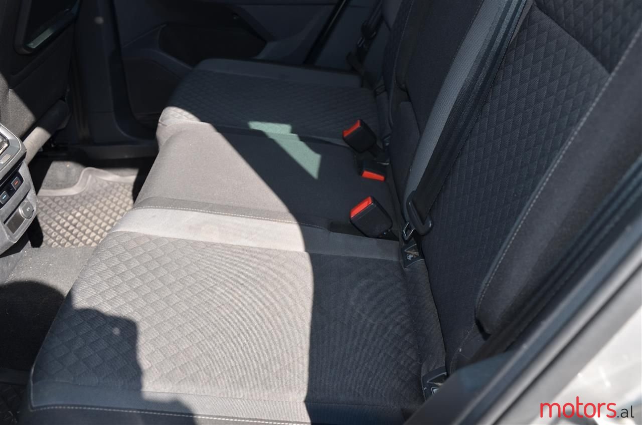 2017' Volkswagen Tiguan photo #6