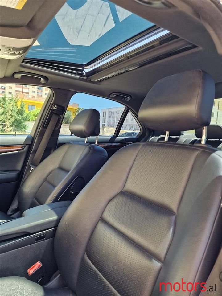 2012' Mercedes-Benz C 300 photo #3