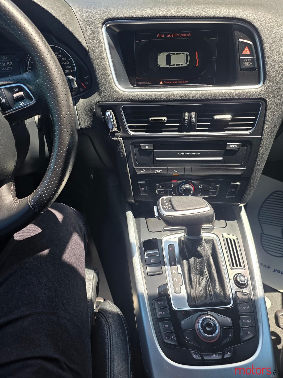 2011' Audi Q5 photo #4