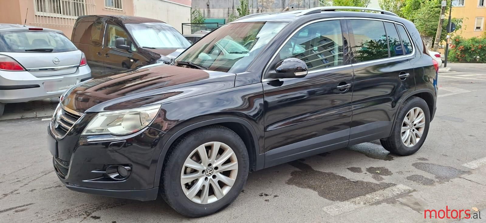 2008' Volkswagen Tiguan photo #1