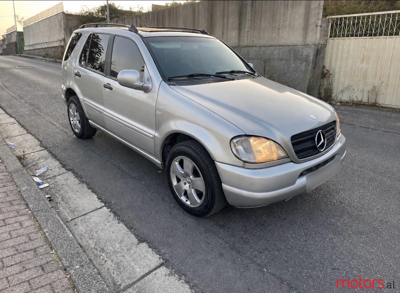 2000' Mercedes-Benz 270 photo #3