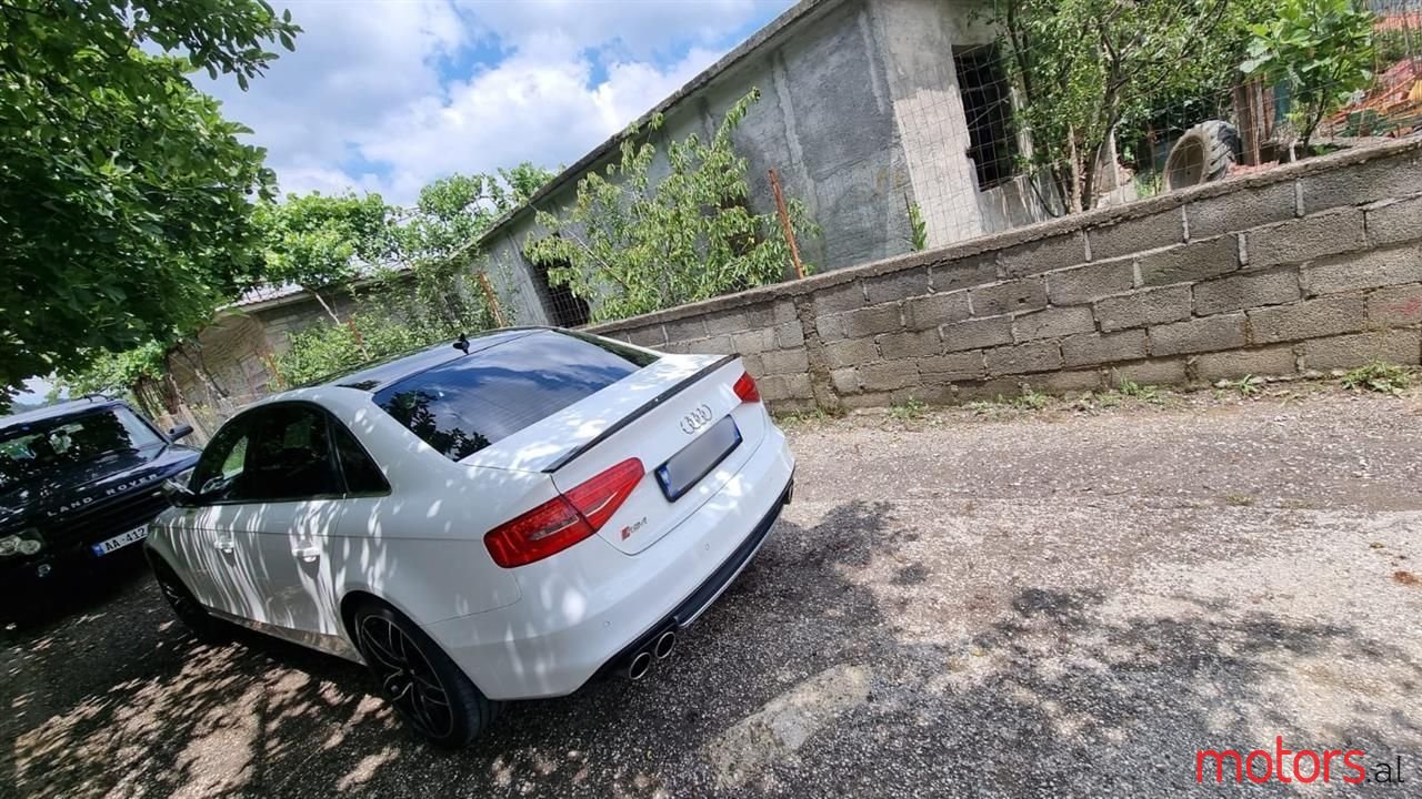 2013' Audi A4 photo #5