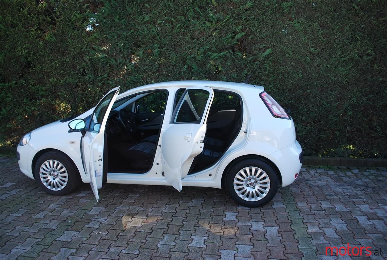 2010' Fiat Punto Evo photo #5