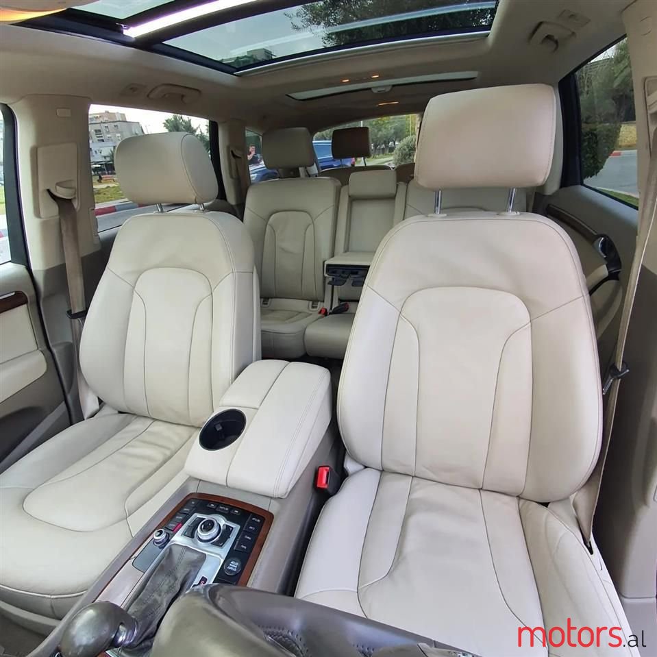 2010' Audi Q7 photo #6