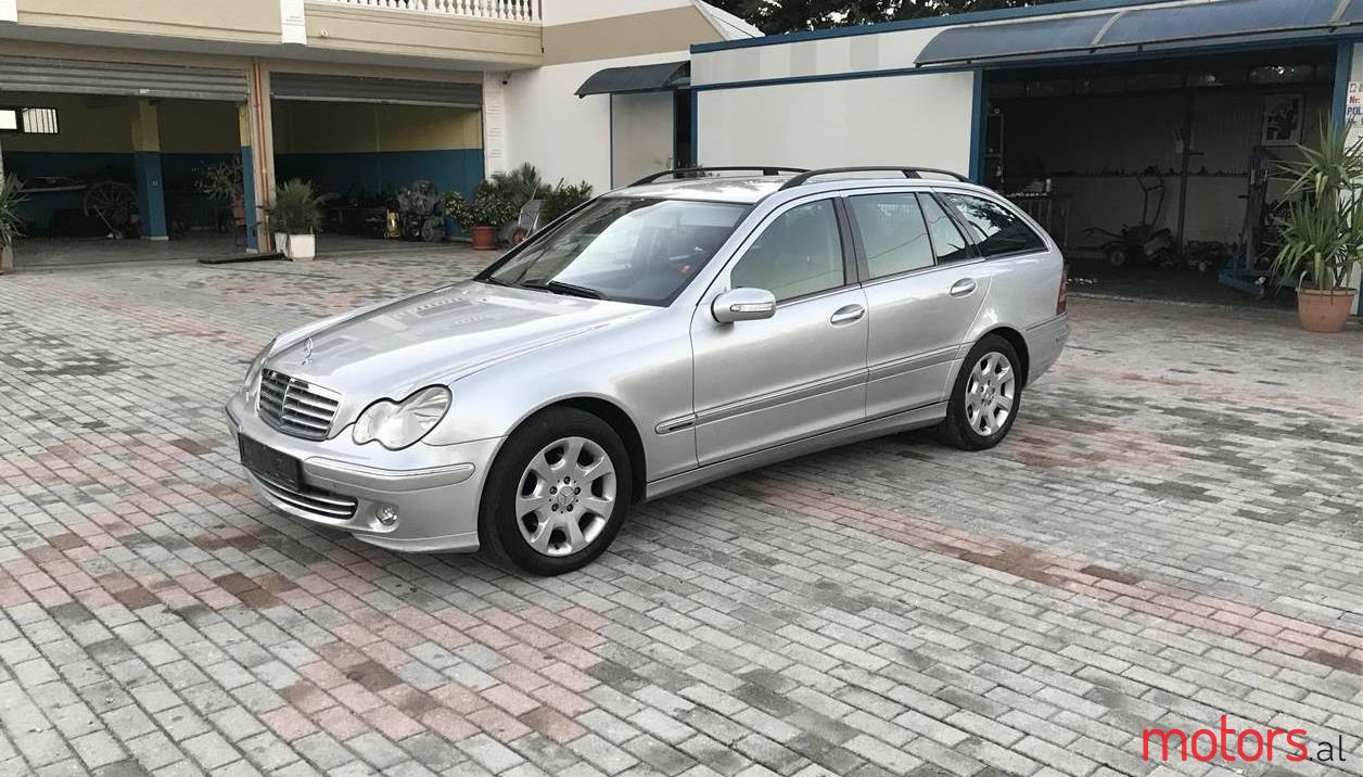 2005' Mercedes-Benz C 220 photo #1