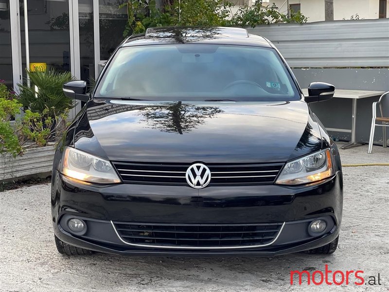 2012' Volkswagen Jetta photo #2