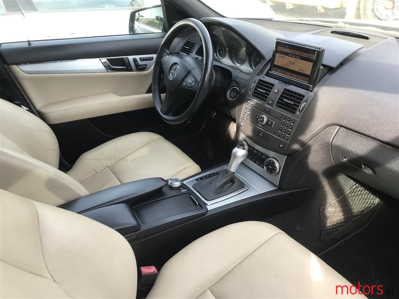 2010' Mercedes-Benz C 350 photo #6