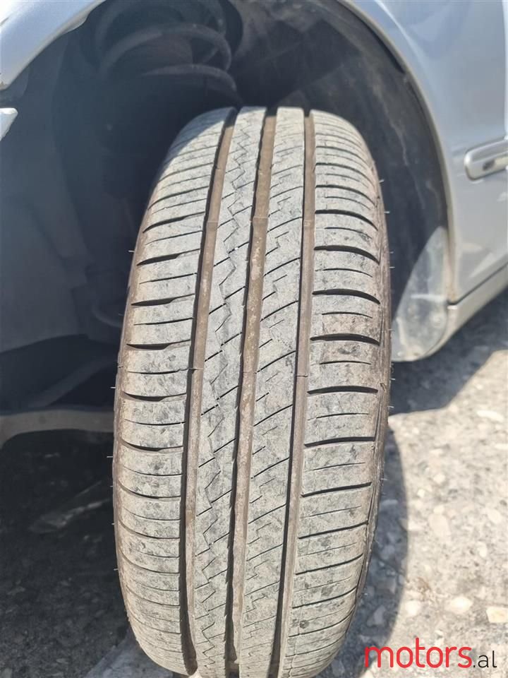 2001' Mercedes-Benz C 220 photo #3