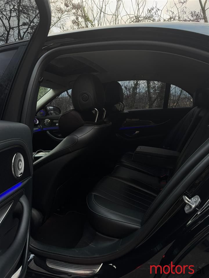 2017' Mercedes-Benz E 220 photo #5