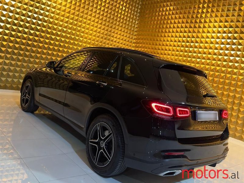 2020' Mercedes-Benz GLC 220 photo #2