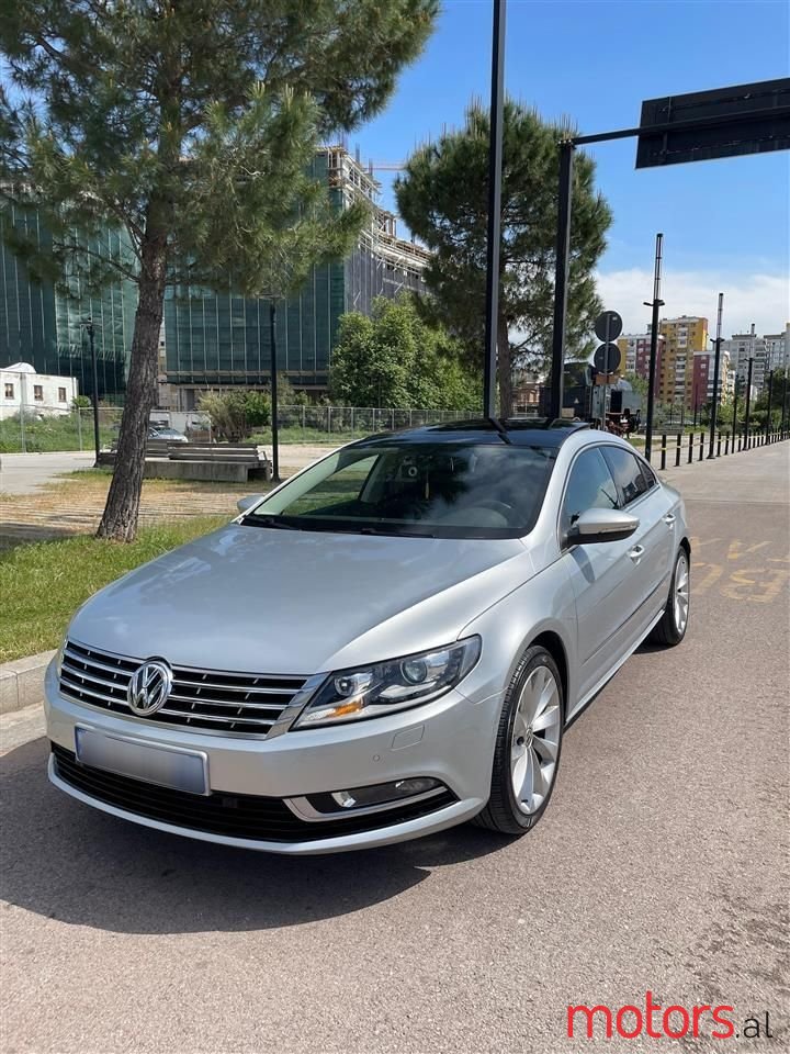 2012' Volkswagen Passat photo #1