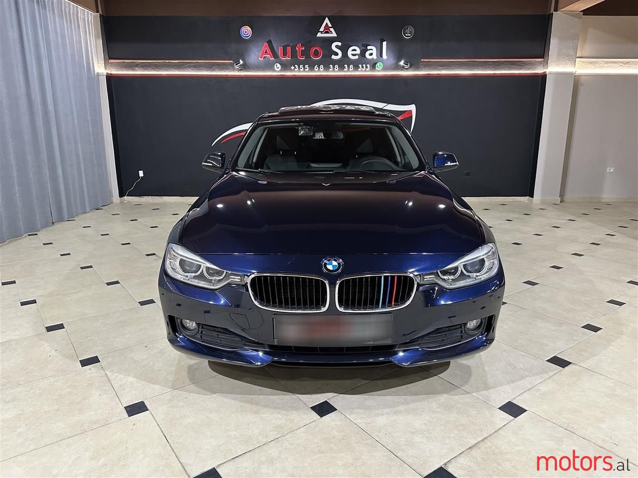 2013' BMW 320 photo #1