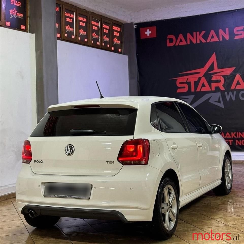 2013' Volkswagen Polo photo #6