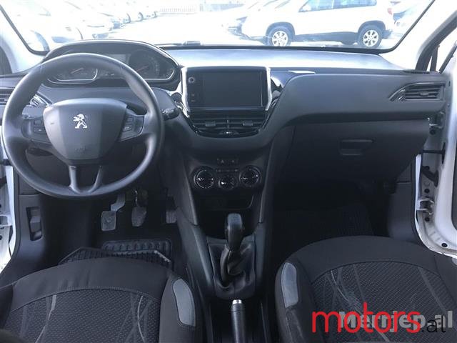 2012' Peugeot 208 hdi photo #5