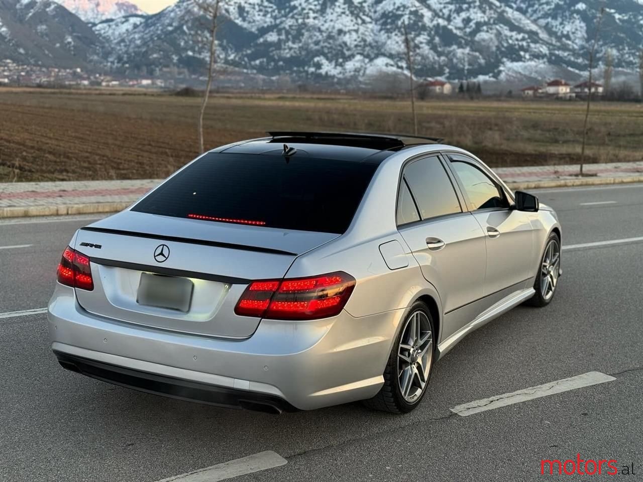 2010' Mercedes-Benz E 350 photo #3