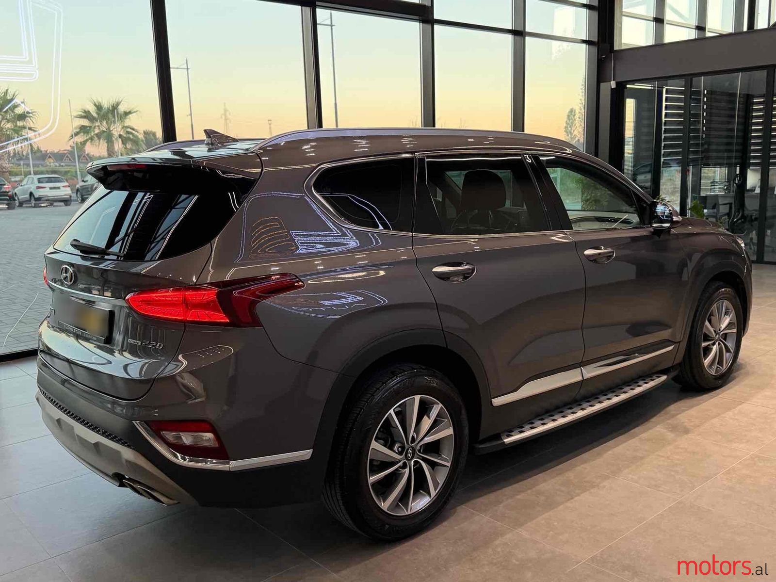 2018' Hyundai Santa Fe photo #3