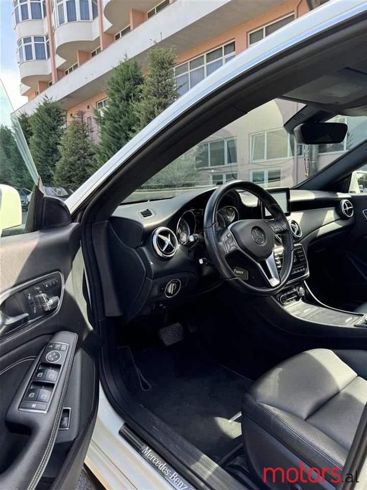 2014' Mercedes-Benz CLA 200 photo #3