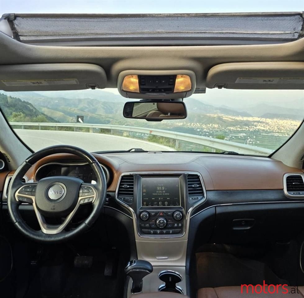 2015' Jeep Grand Cherokee photo #2