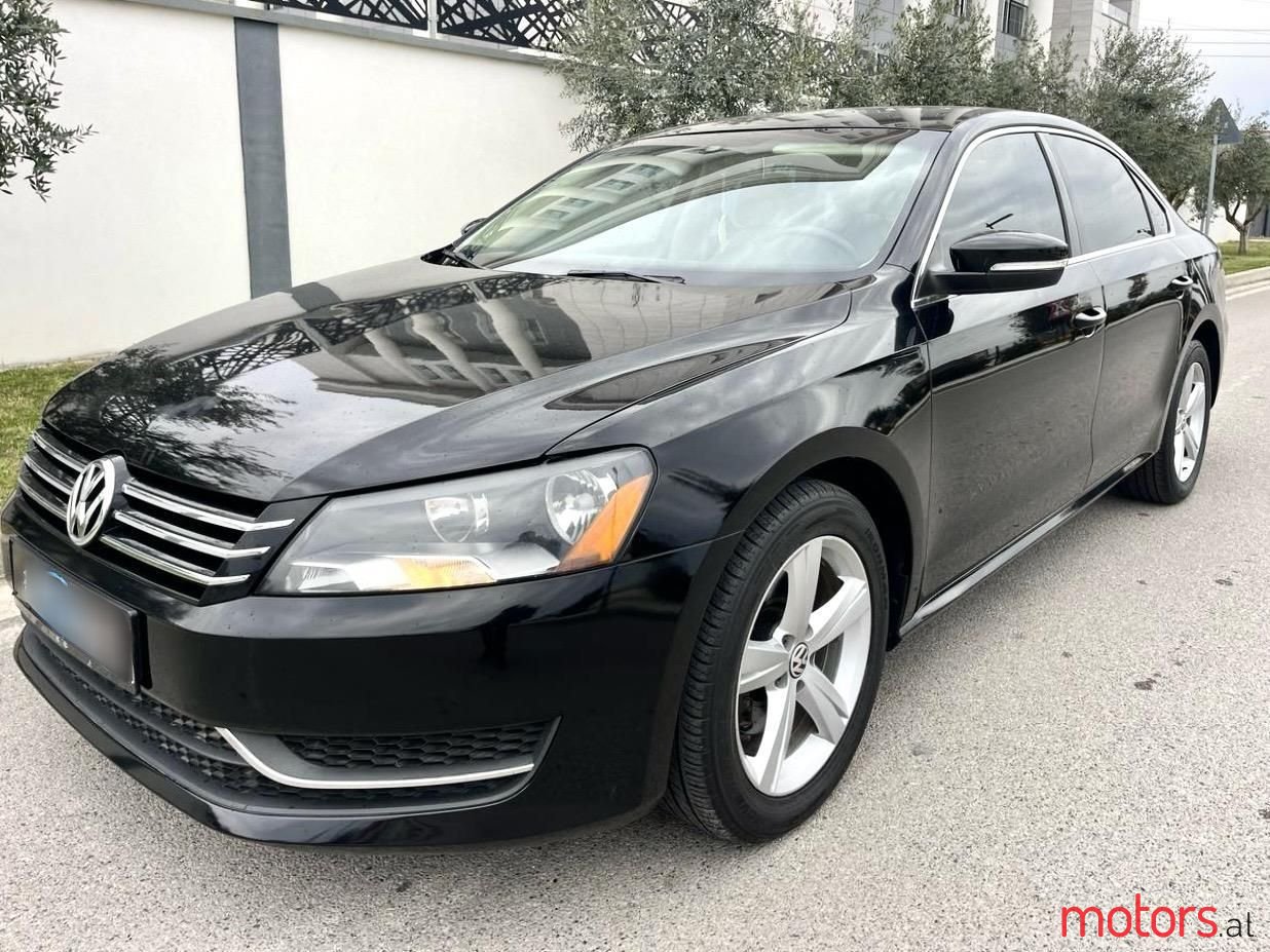 2013' Volkswagen Passat photo #1