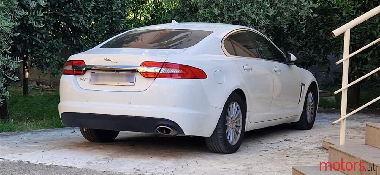 2014' Jaguar XF photo #6