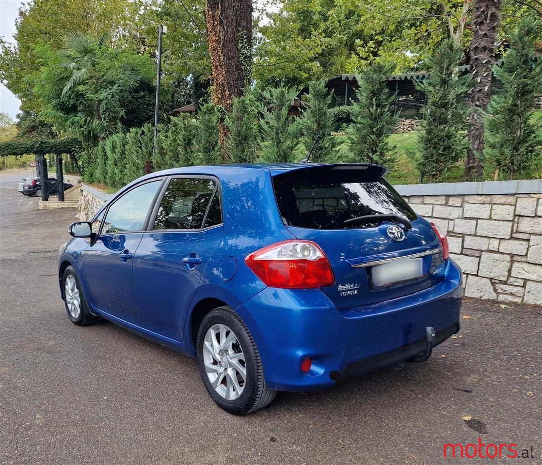 2010' Toyota Auris photo #5