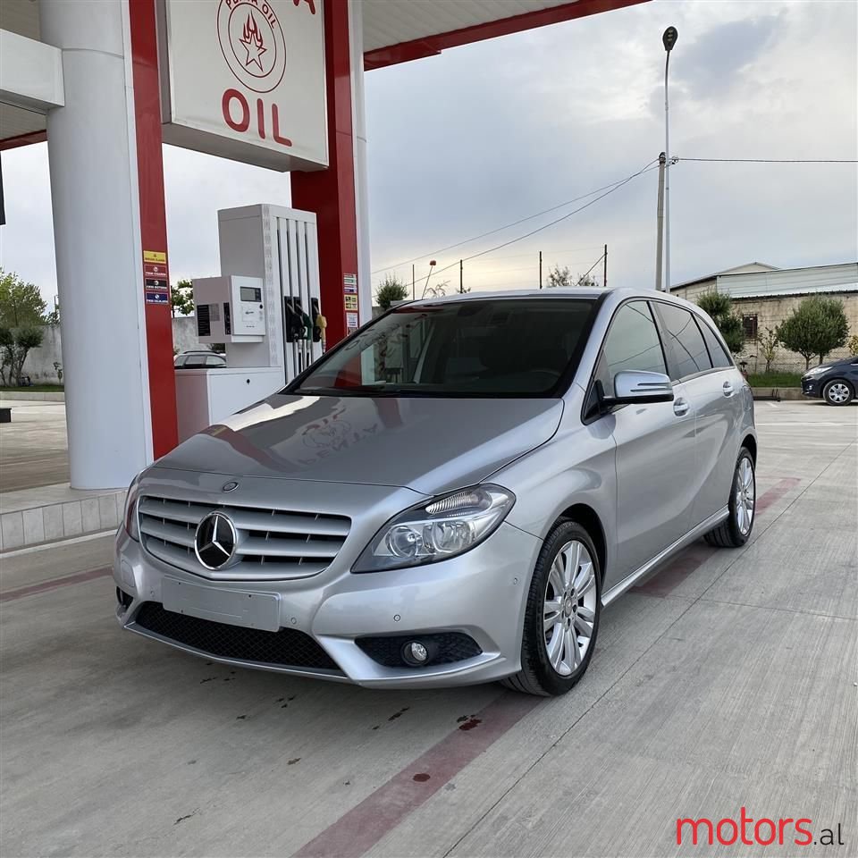 2013' Mercedes-Benz B 180 photo #4