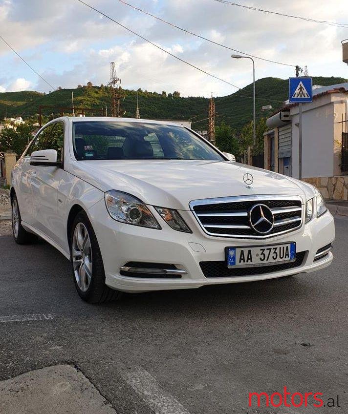 2012' Mercedes-Benz E 220 photo #1