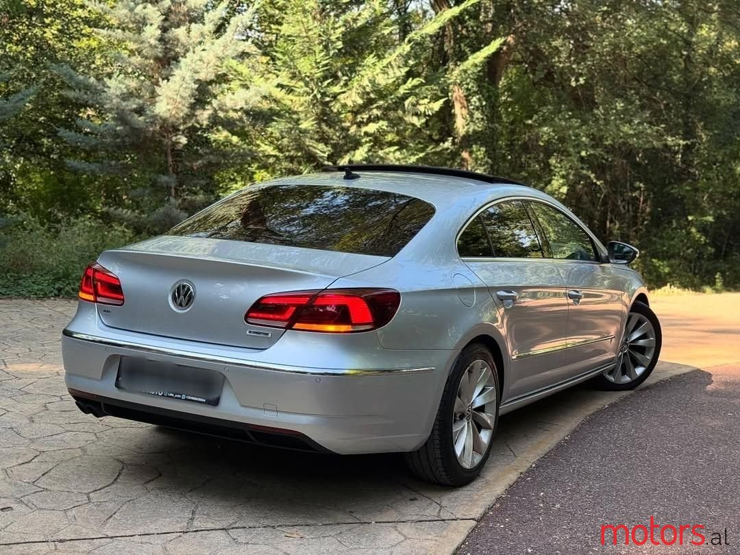 2015' Volkswagen Passat photo #4