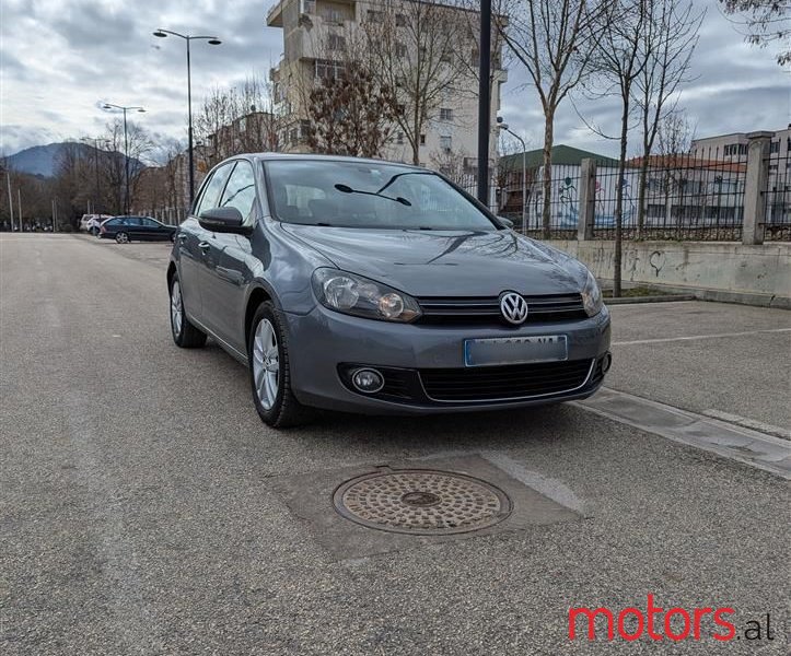 2010' Volkswagen Golf photo #4