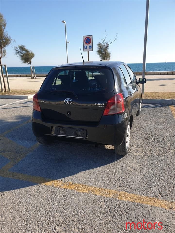 2008' Toyota Yaris photo #2