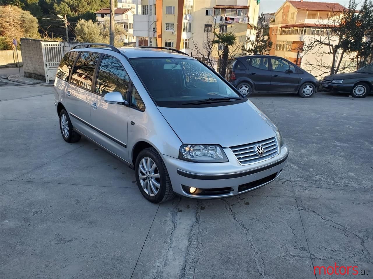 2010' Volkswagen Sharan photo #2