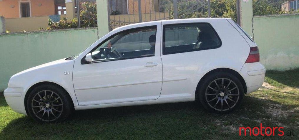 2003' Volkswagen Golf photo #1