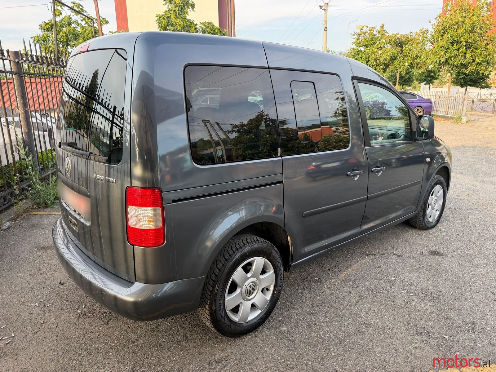 2009' Volkswagen Caddy photo #3