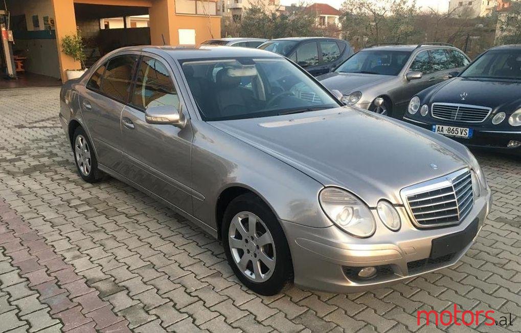 2009' Mercedes-Benz E 220 photo #2