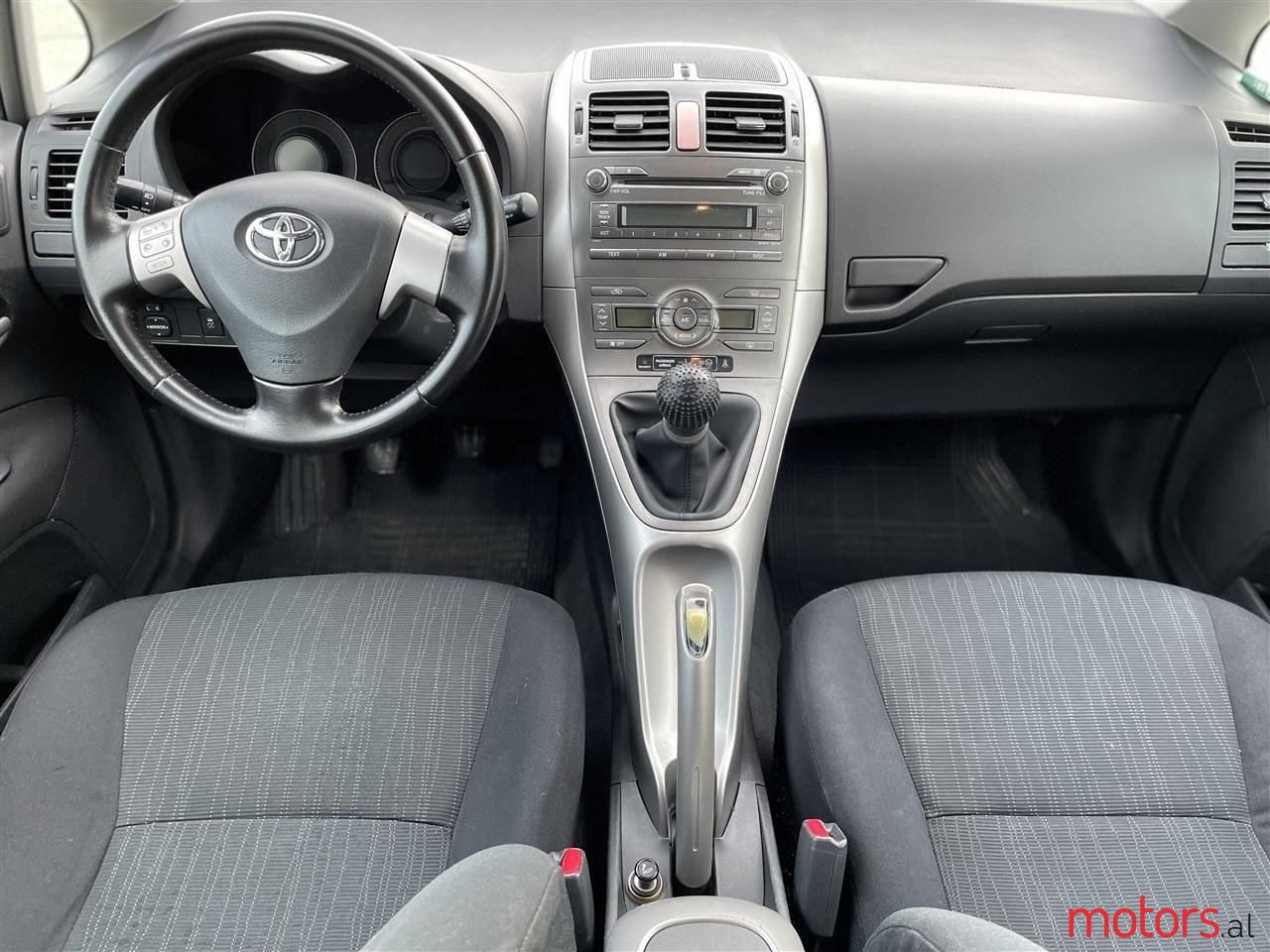 2007' Toyota Auris photo #6