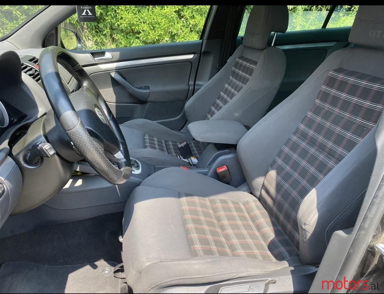 2007' Volkswagen Golf photo #3