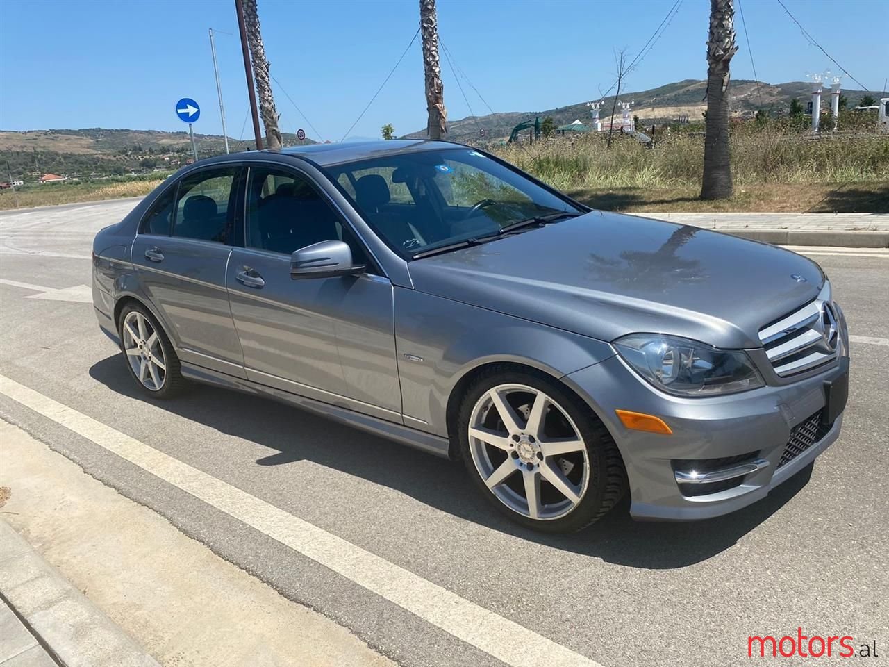 2012' Mercedes-Benz C 250 photo #2