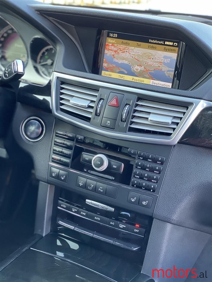 2011' Mercedes-Benz E 350 photo #4