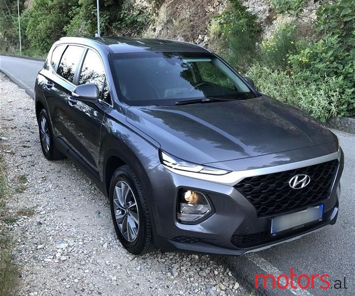 2018' Hyundai Santa Fe photo #2