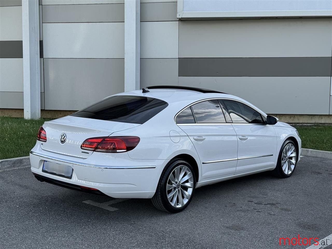 2013' Volkswagen Passat photo #6