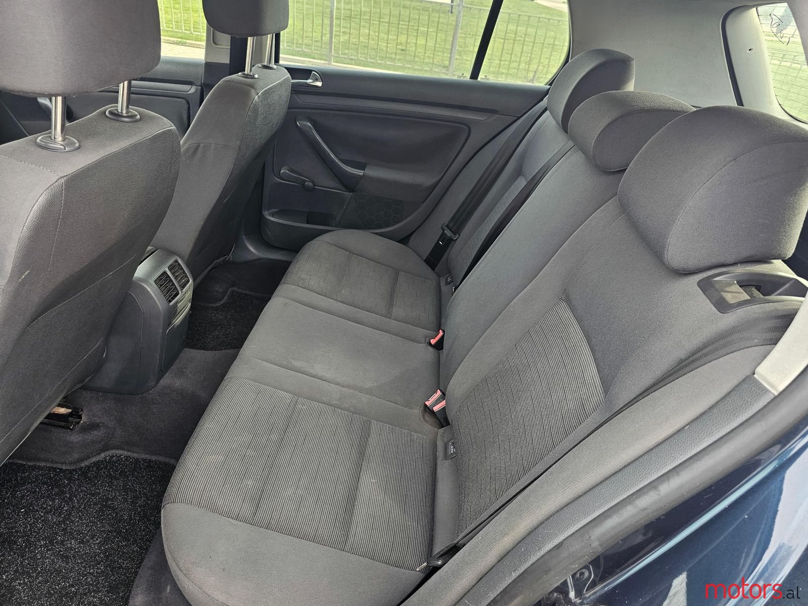 2005' Volkswagen Golf photo #6