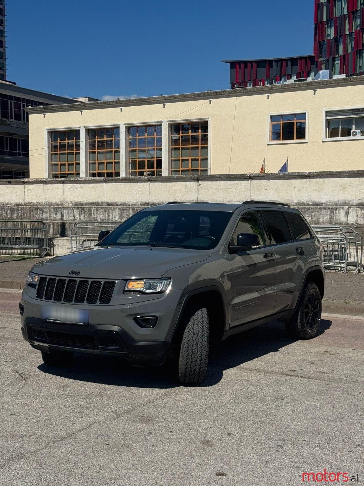 2015' Jeep Grand Cherokee photo #6