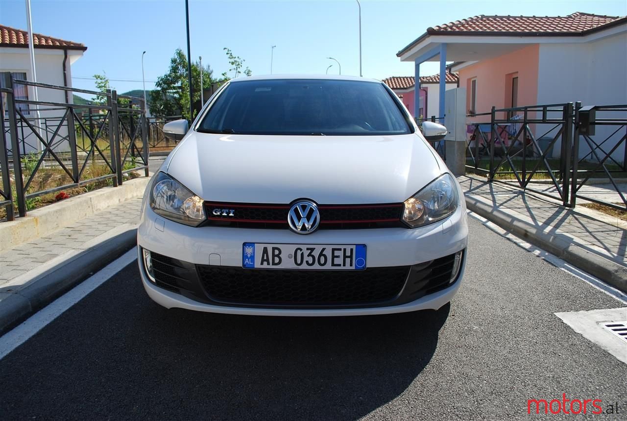 2010' Volkswagen Golf photo #5