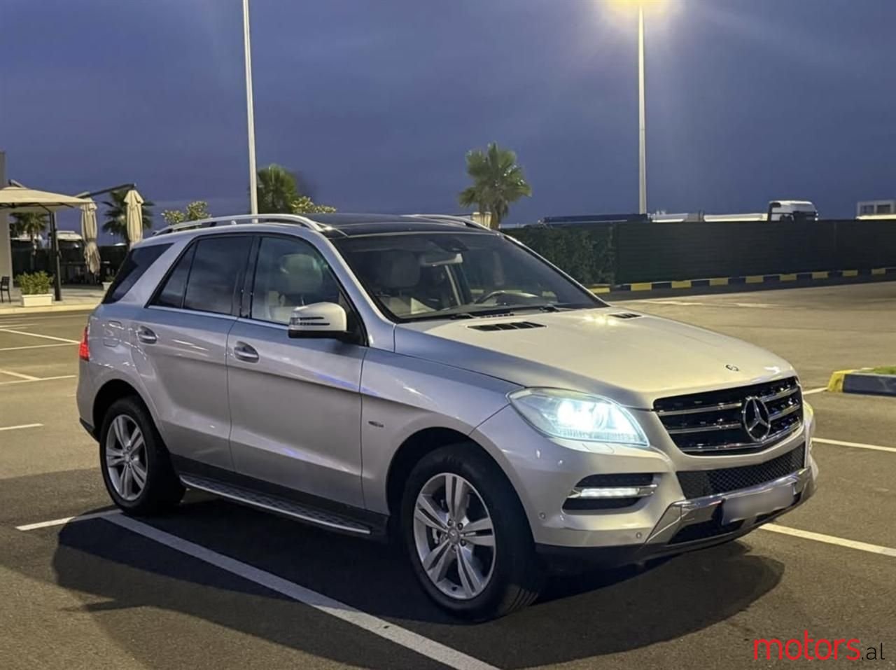 2012' Mercedes-Benz 350 photo #5