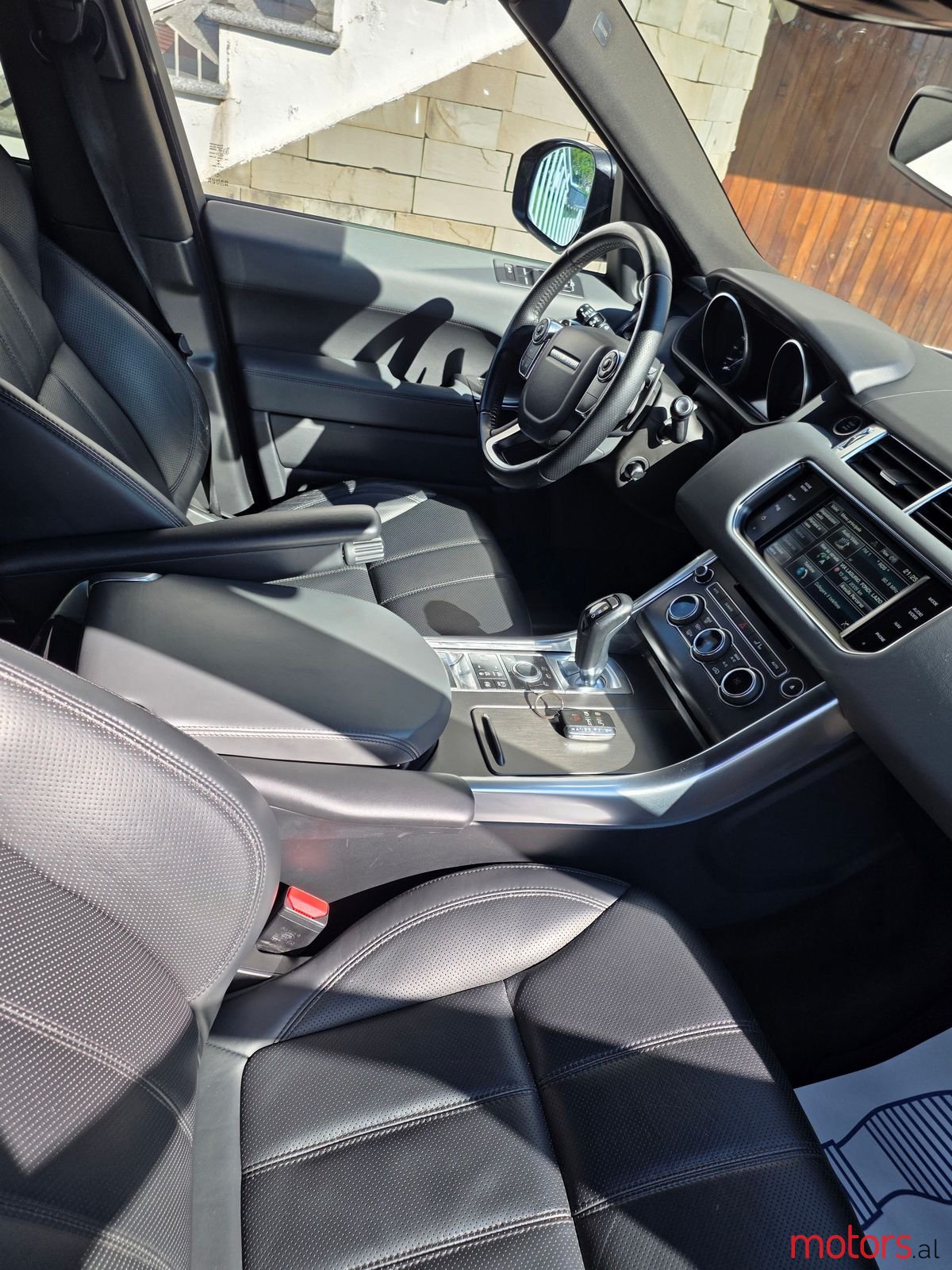 2015' Land Rover Range Rover Sport photo #5