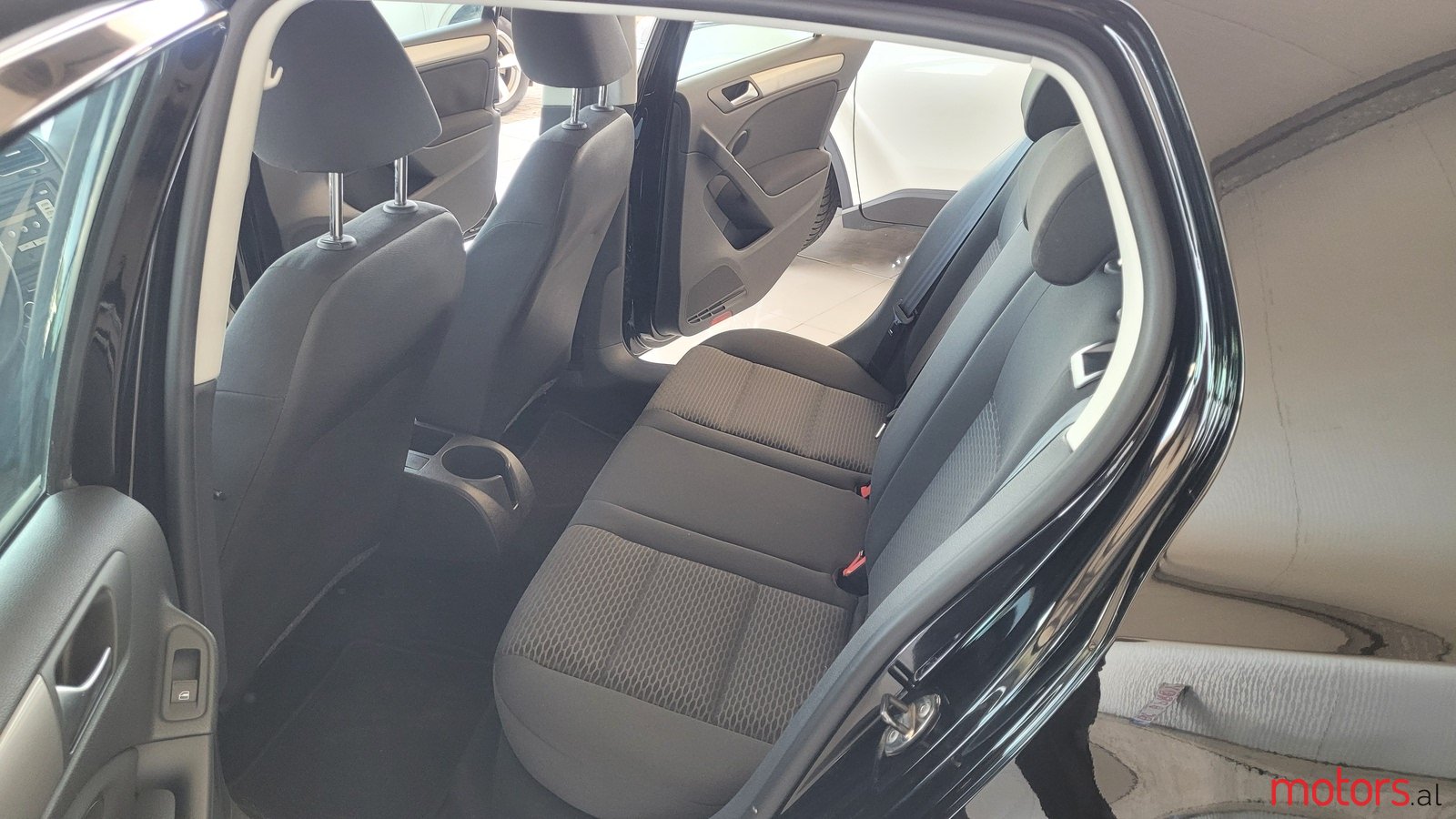 2012' Volkswagen Golf photo #5